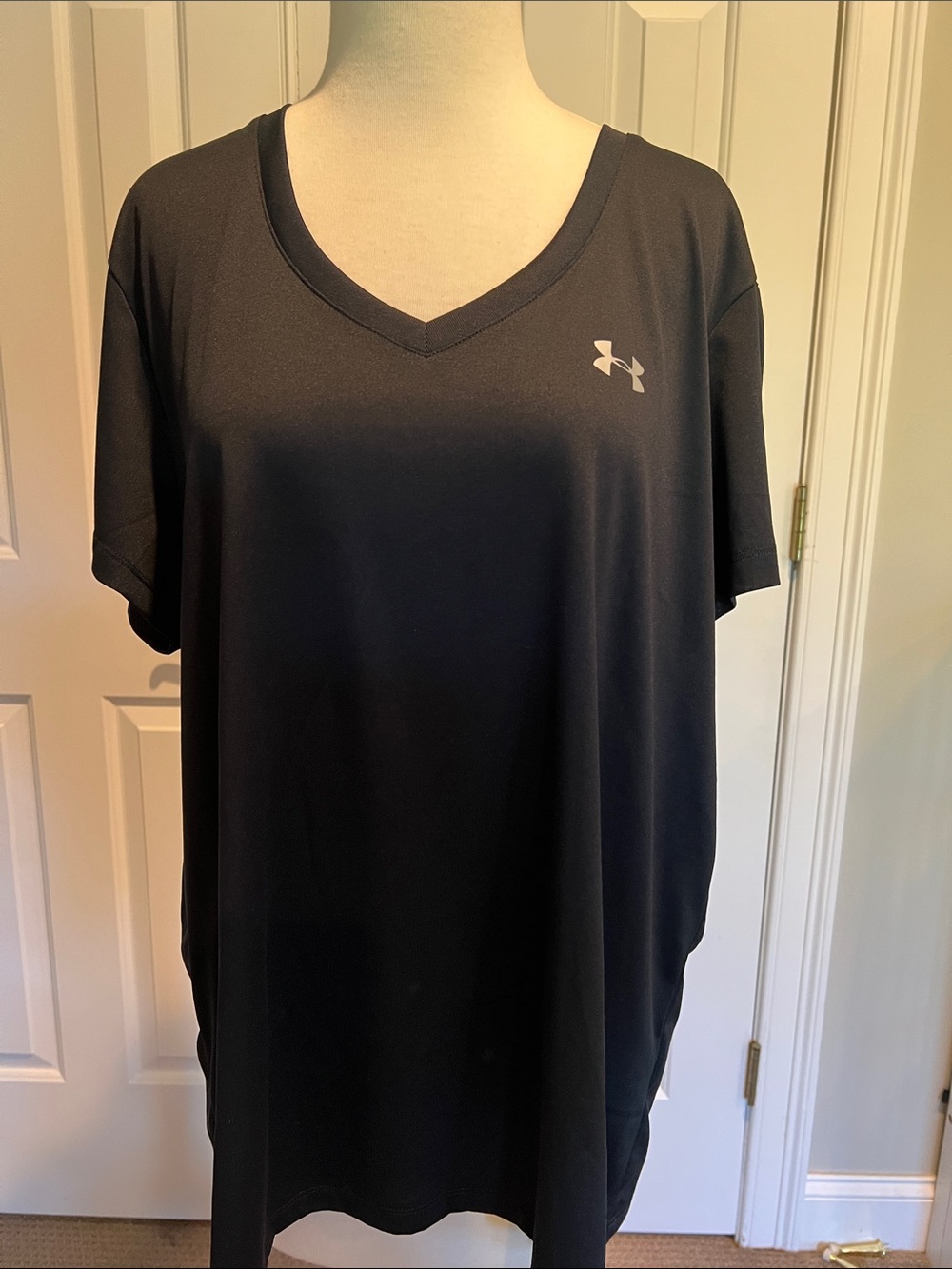 Under Armour Women's Black V-Neck Short Sleeve Performance Top